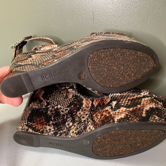 New Bcbgeneration Womens Wedge Platform Heel 7.5 - Picture 5 of 6